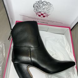 Size 8M- Black Cute Boots- Vince Camuto
