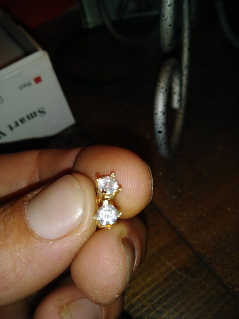 1/2 ct gold screw back diamond earrings