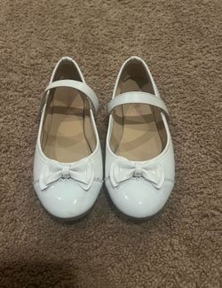 Girls shoes Size 4
