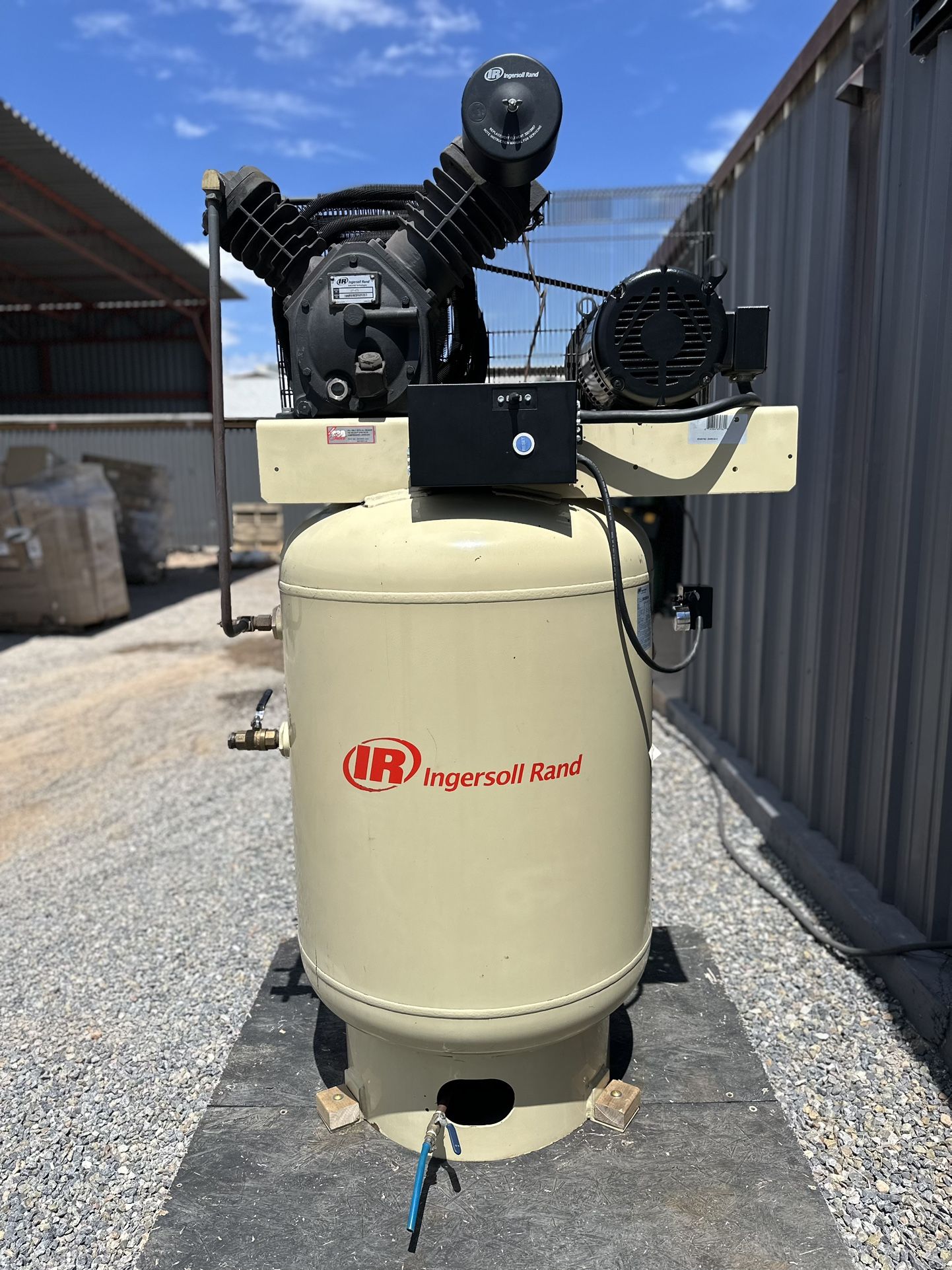 Ingersoll Rand 120 Gallon 3 Phase Air compressor