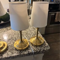 Nightstand/Table lamps
