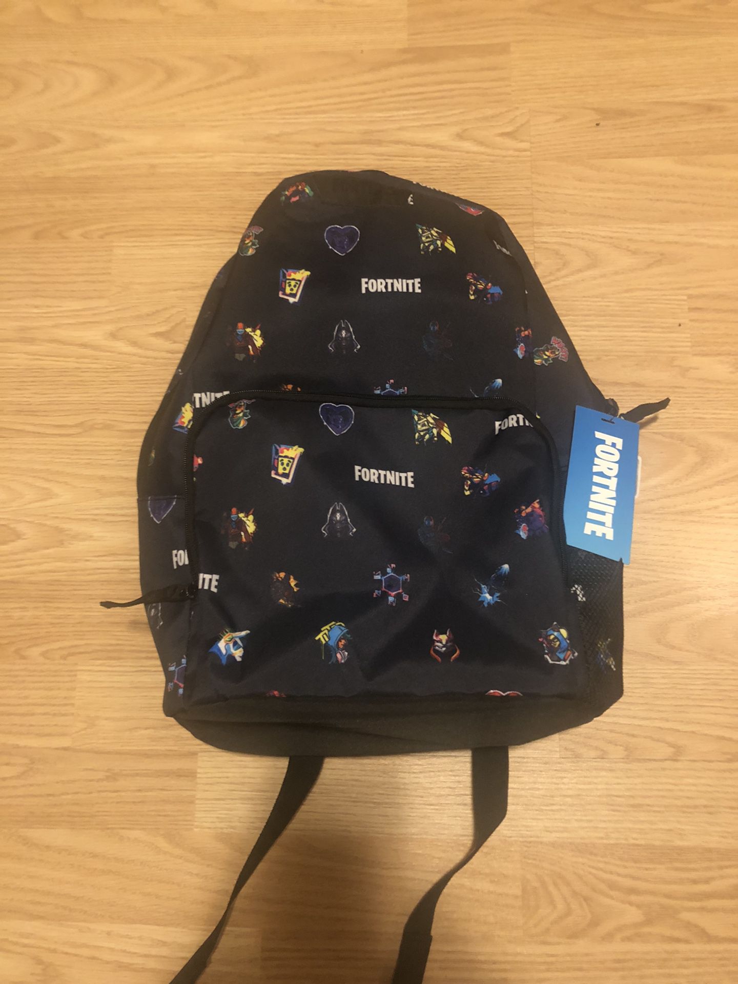 New Fortnite Black M/L Backpack