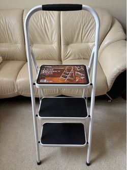 Tricam 3-Step Highback Folding Step Stool Ladder – Like New