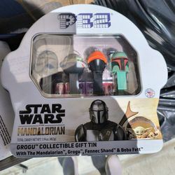 Pez STAR WARS IN COLLECTOR BOX