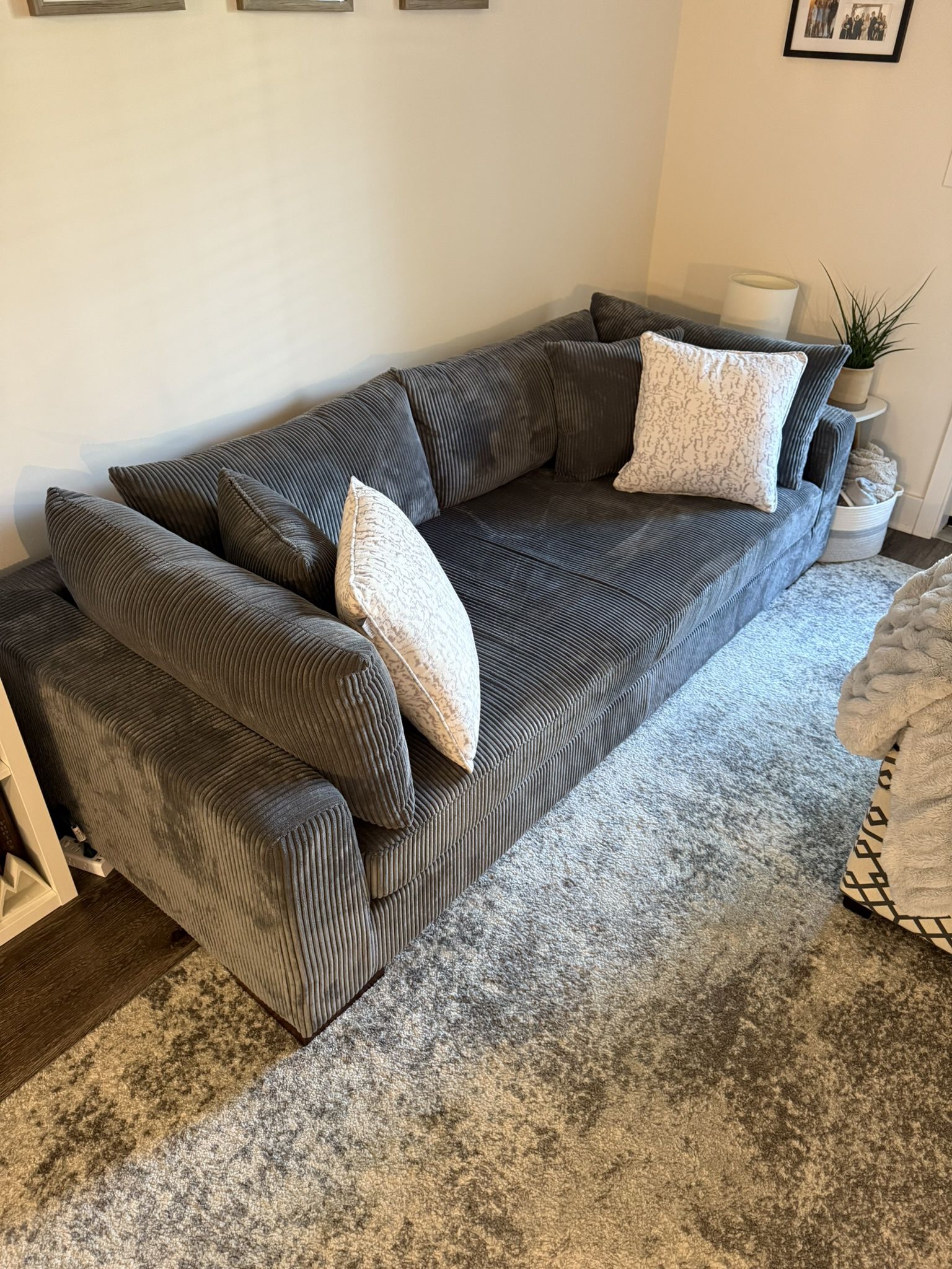 89.5” Square Arm Sofa
