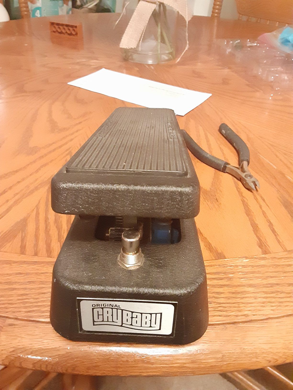 Cry baby wah guitar pedal