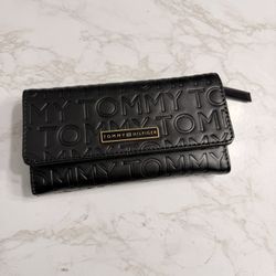 Tommy Hilfiger Leather Wallet 