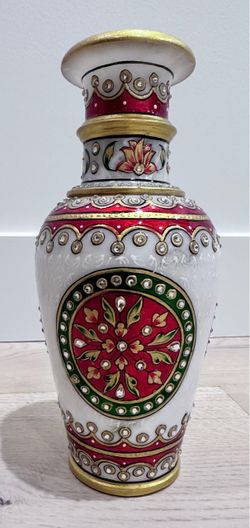 Marble vase with ethnic painting