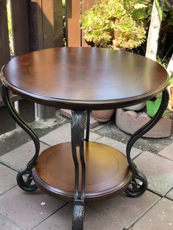 Mesa para sala en buenas condiciones
