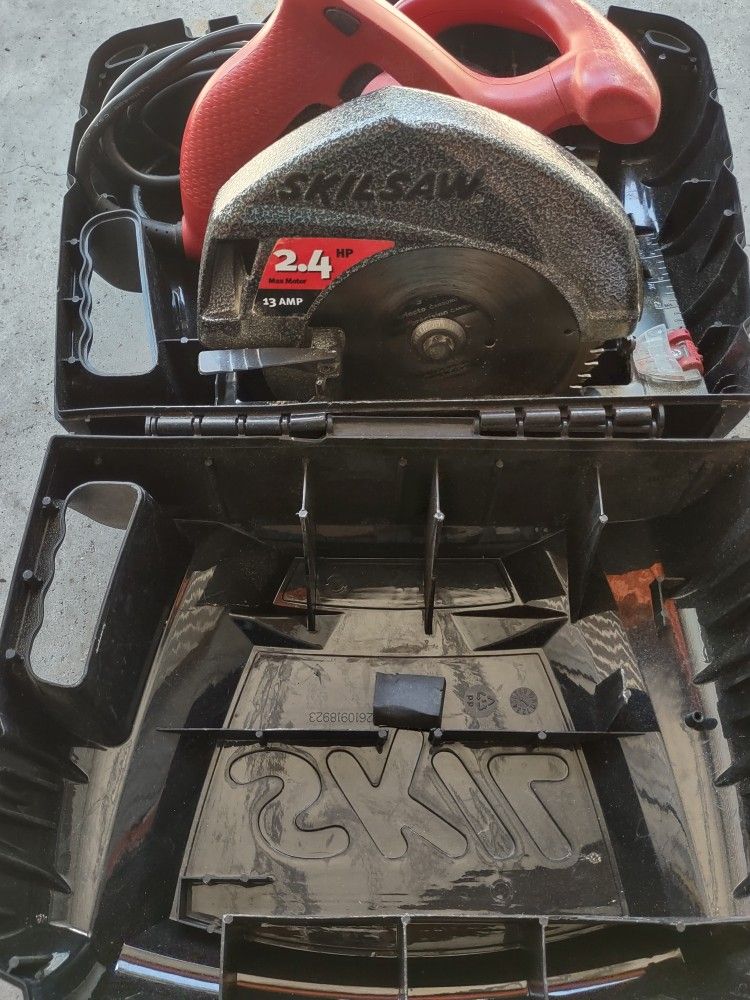 Skill Saw 2.4 Hp Max MoToR 13 Amp In It Box..