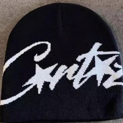 Cortez black and white beanie