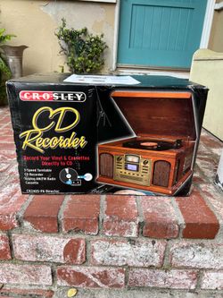 Crosley CR2405-PA Director CD Recorder Turntable