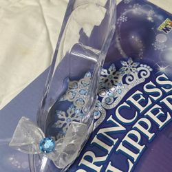 Five 6” Plastic Cinderella Shoe
