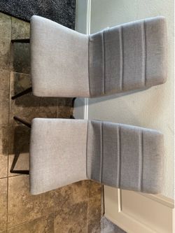 Qty 4: Modern Chairs