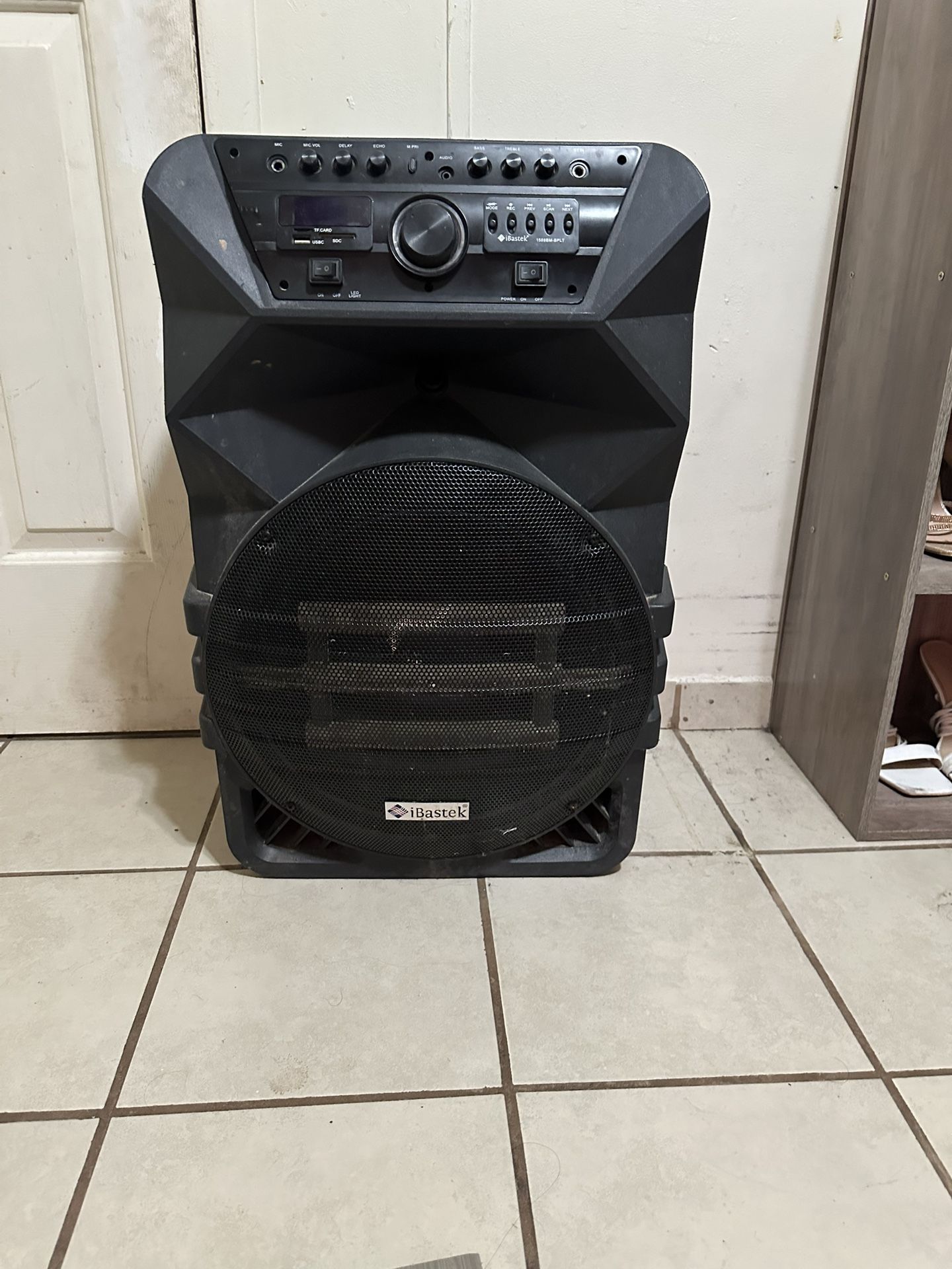 Ibastek Bluetooth Speaker