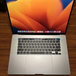 NEW 2019 Macbook Pro 16” 2.6GHz intel i7 512GB battery count only 2 counts NO DENT OR SCRATCHES