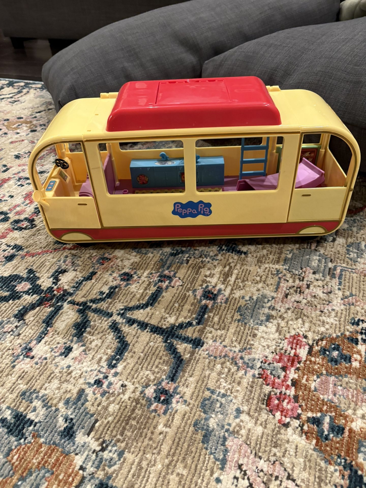 Peppa pig yellow camper van motorhome