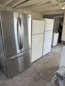 🇺🇸EXCELLENT RUNNING FRIDGES START OUT PRICE $350.FOR HOTPOINT ONE🎉PURE WHITE ONE ESTATE BRAND IS $375🎊STAINLESS  STEEL FRENCHDOOR ONE IS $465❤️2 O