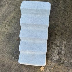 foam doggie step like new 23 inches 