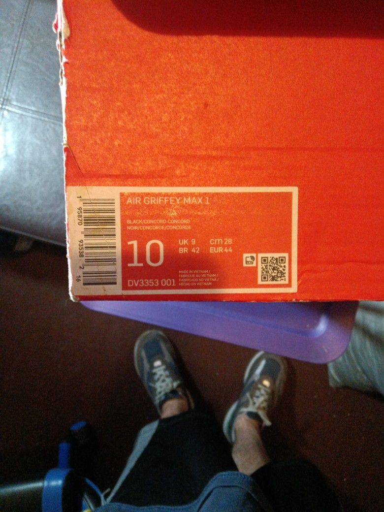 Nikes For Sale Size 10