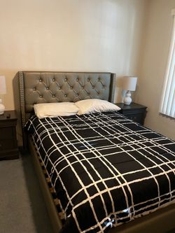 Gray Tufted Queen Bed + Mattress