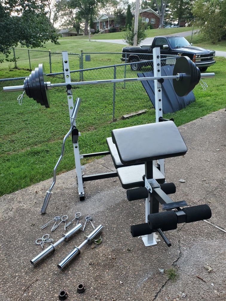 Weight bench with weights and bars