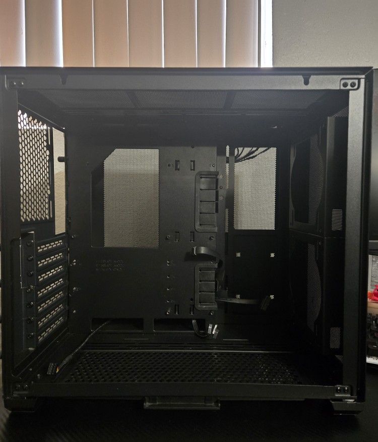 Lian Li 011 Air Mini Case