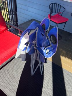 X-LARGE  adult Camping chair in excellent shape