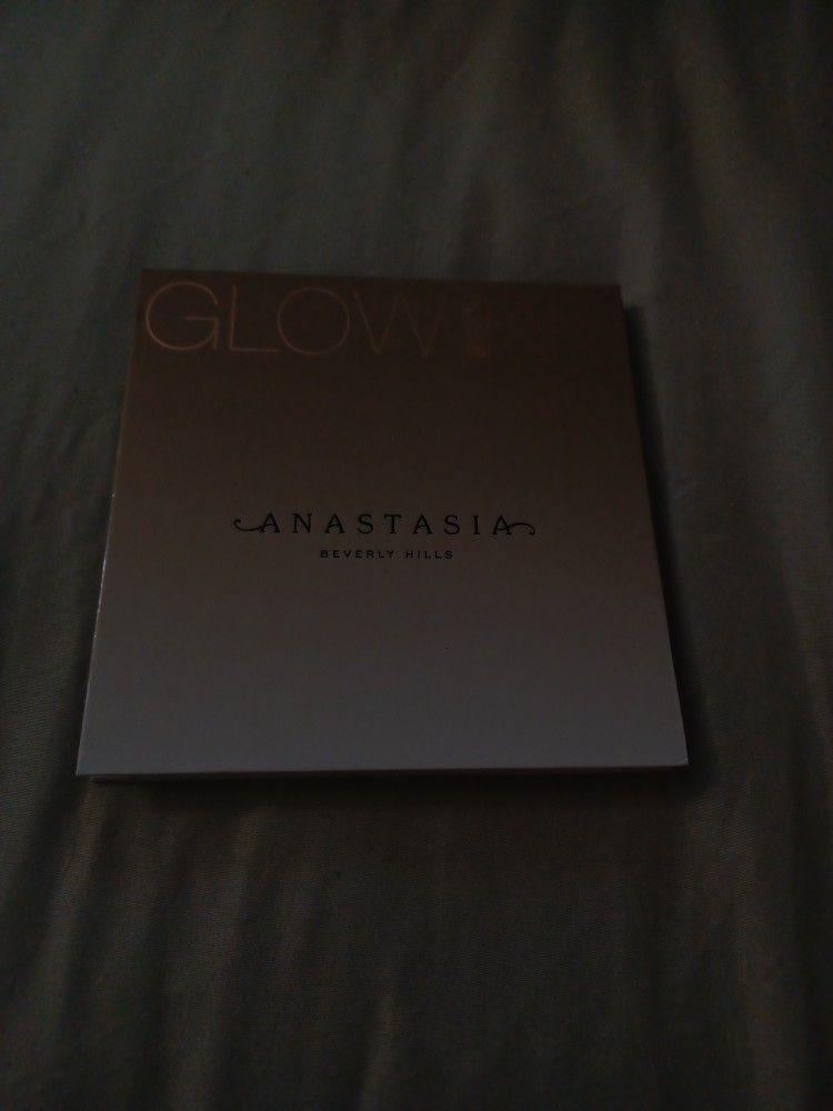 Anastasia Glow Kit