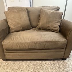 Lounge Chair With Twin Bed