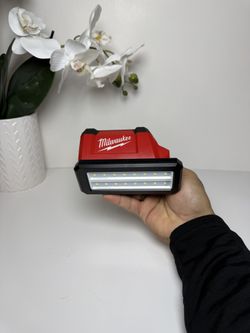 Milwaukee Rover Light M12