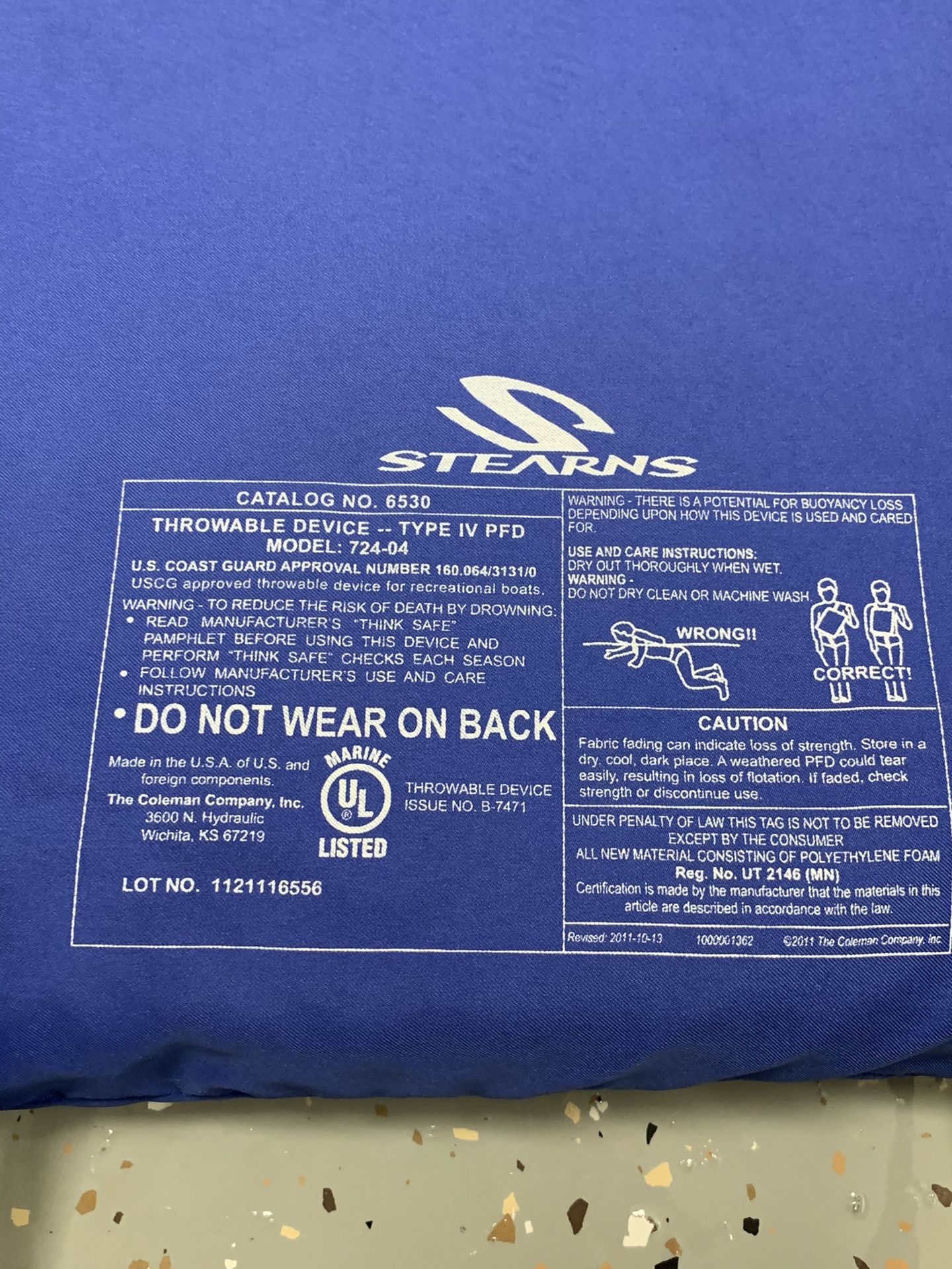 (5) Life Jackets And (1) Throwable. Stearns Coast Guard Approved, boating life jackets SEE