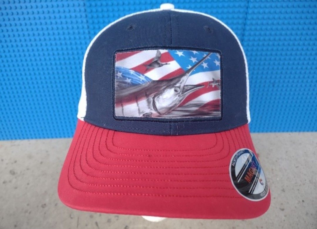 Fisherman's Trucker Hat With Magnetic Bill For Holding Flys