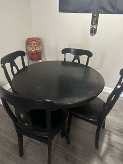Black Round Dining Table with 4 Chairs
