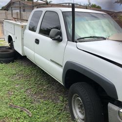 2003 gmc parting out or take the whole truck$1000