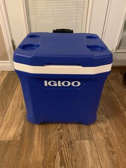 Igloo Latitude 60QT Rolling Cooler W/ Handle