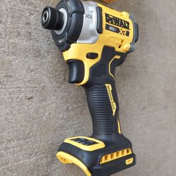New Dewalt XR 1/4" Impact Driver 20V - Tool Only - DCF860B. 