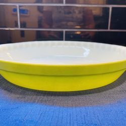 Beautiful Vintage Fire King/Anchor Hocking Avocado Green Fade Pie Plate