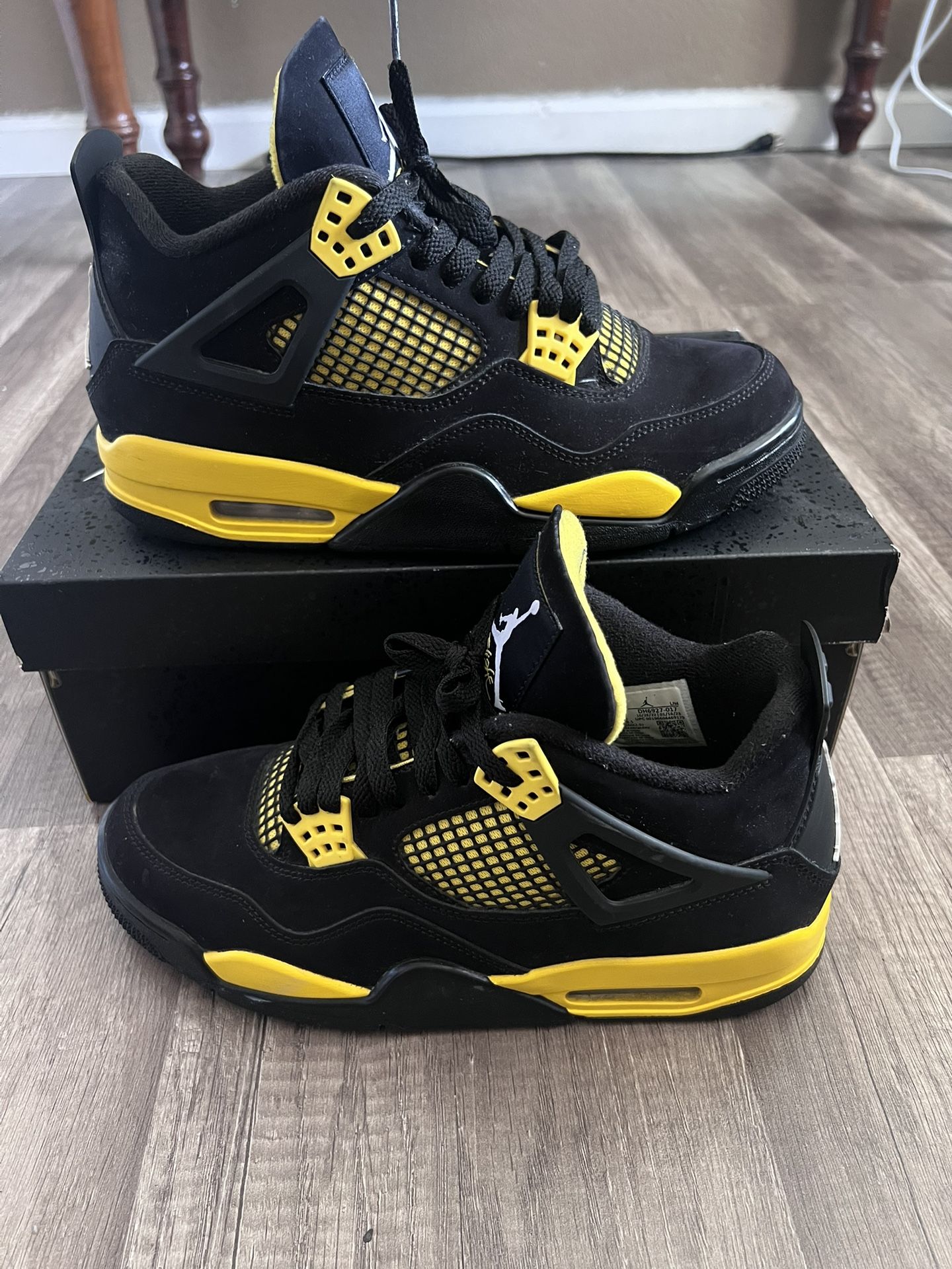Thunder 4 Retro Jordan 4s