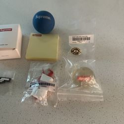 Supreme Accessories 