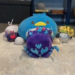 Lot Of Plushy