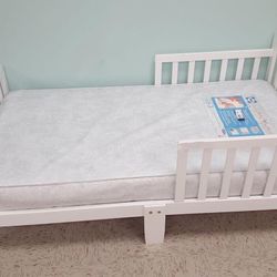White  Wooden  Toddler  Bed  With  Mattress  