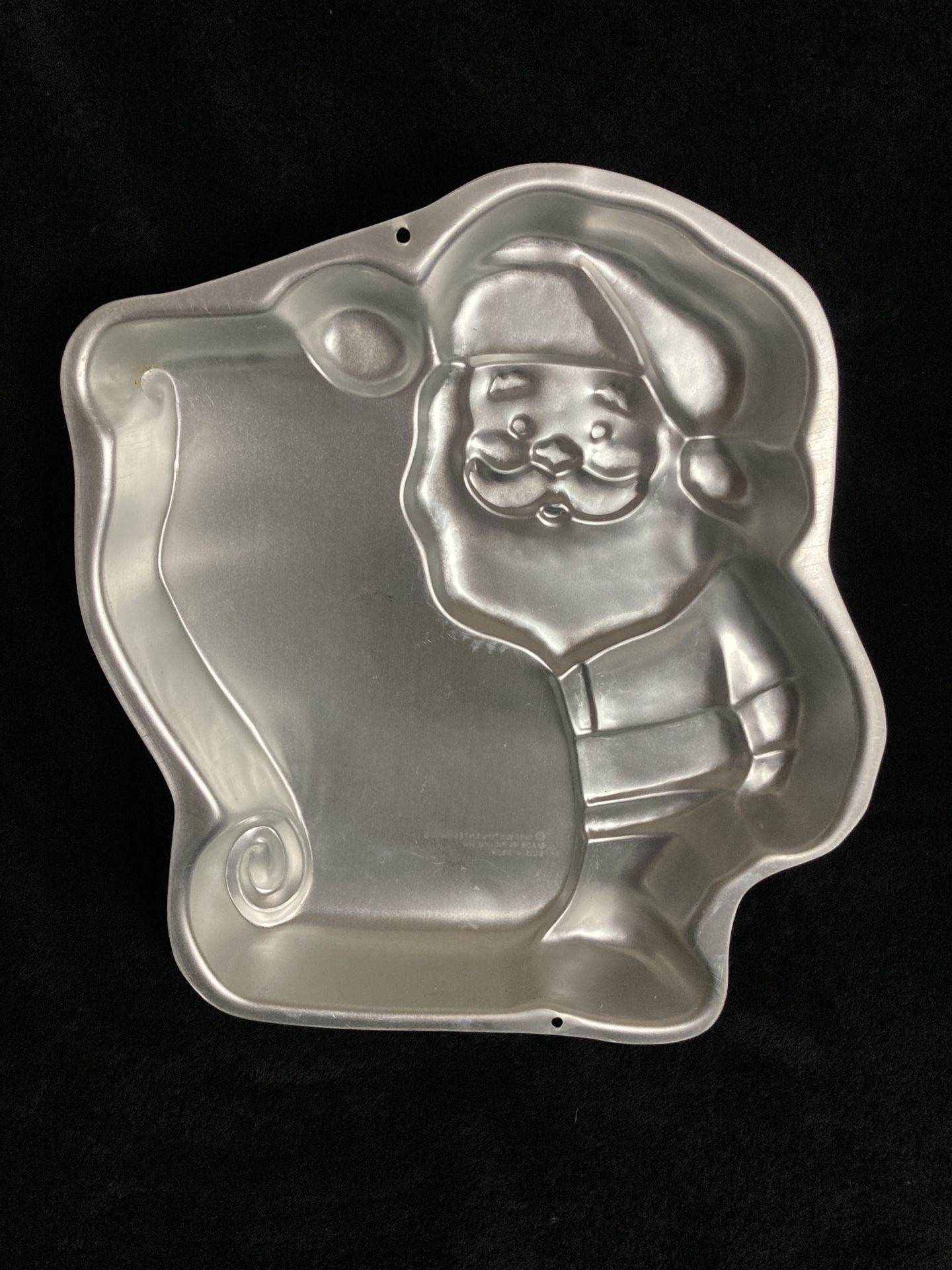 Three Wilson Christmas cake pans. 1 Santa, 1 Lg. tree, 1 Mold of six small  trees for Sale in Pinellas Park, FL - OfferUp