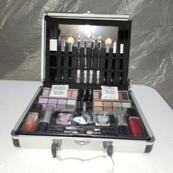 Makeup Train Case