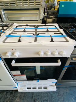 Estufa 24” Danby nueva 0$ de enganche