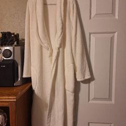 Kim Rogers Ladies ROBE. SIZE SMALL.  $5.00