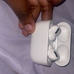AirPods