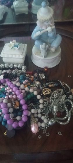 Jewelry lot