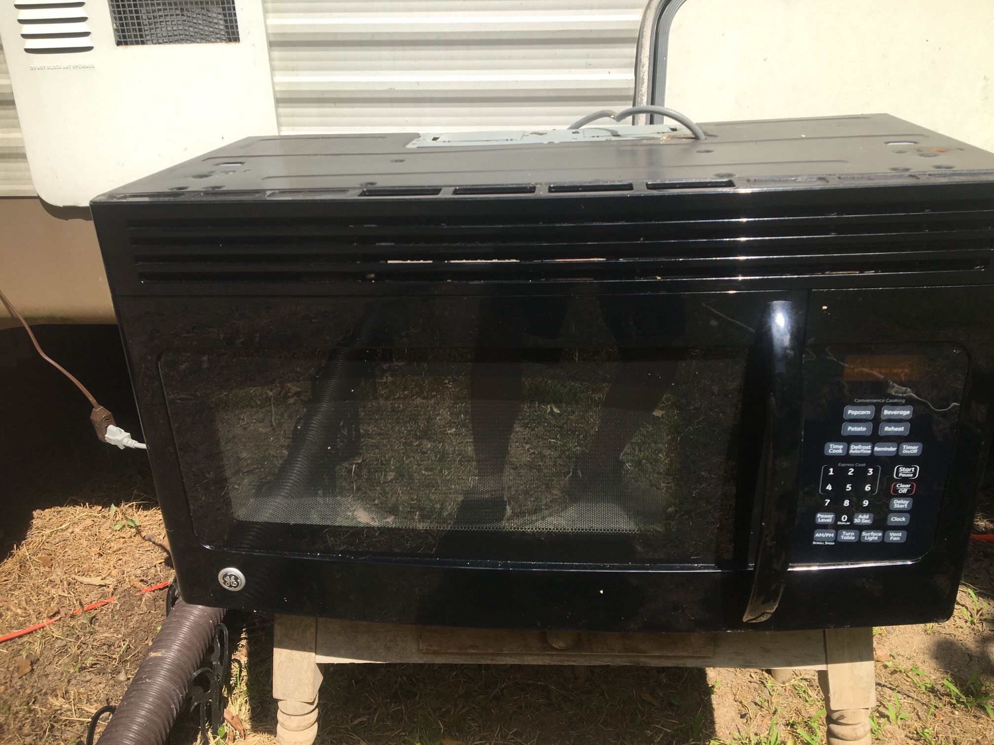 GE Above Range Microwave Oven With Light And Vents