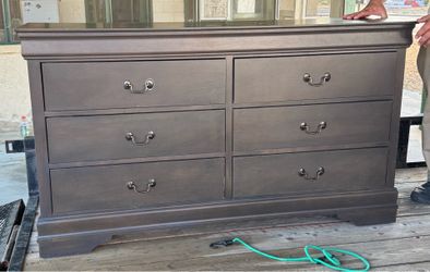 Dresser